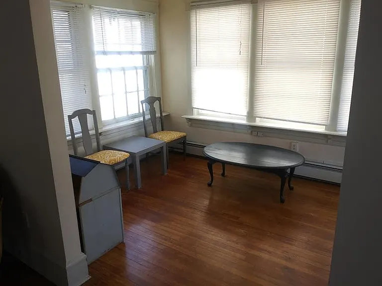 Side office/Den/Playroom area