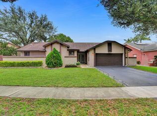 5620 SW 88th Ave, Cooper City, FL 33328