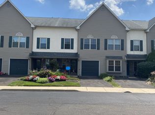 725 Dell Ct, Southampton, PA 18966