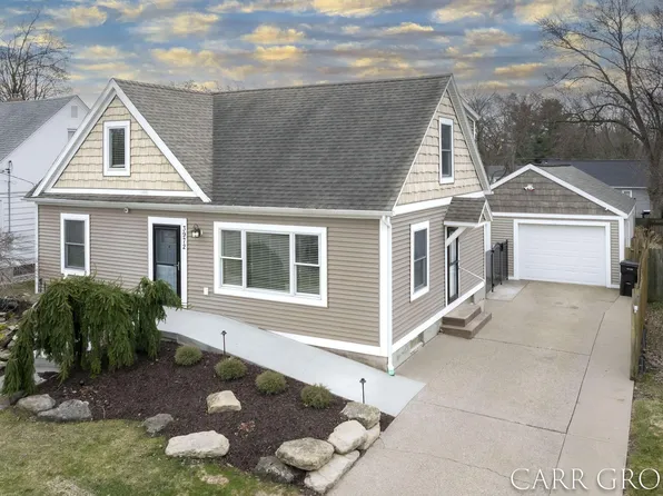 3972 Edgewood St SW, Grandville, MI 49418