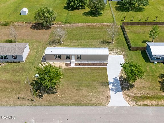 3rd image of 243 Oak Manor Rd