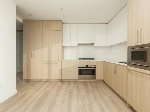 9675 King George Blvd #2801, Surrey, BC V3T 0T7