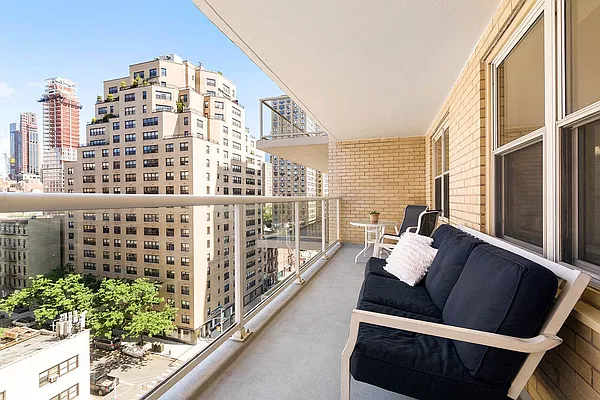 Sold by Corcoran | media 8