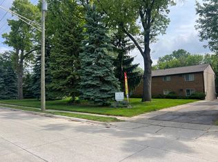 700 Karmada St, Plymouth, MI 48170