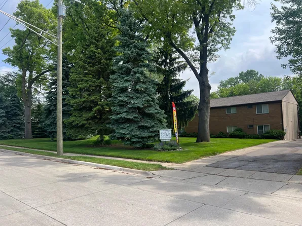 700 Karmada St, Plymouth, MI 48170