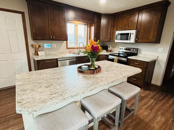 306 7th St S, New Salem, ND 58563