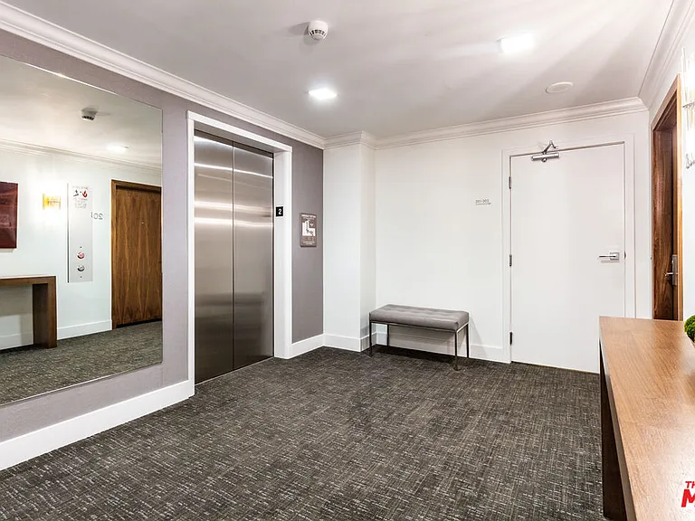 838 N Doheny Dr #203 — Photo 21