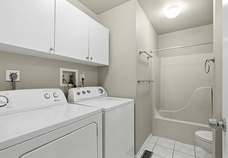 72 Chelmsford Ct — Photo 15