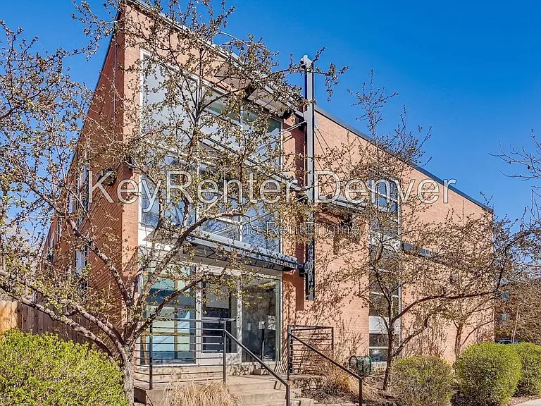 1032 N Clarkson St #307 — Photo 20