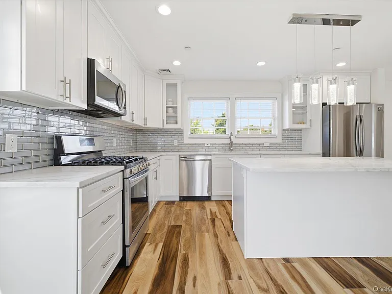 740 S Ocean Ave — Photo 18