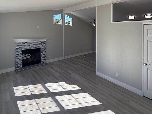 4th image of 490 Canyon Creek Drive