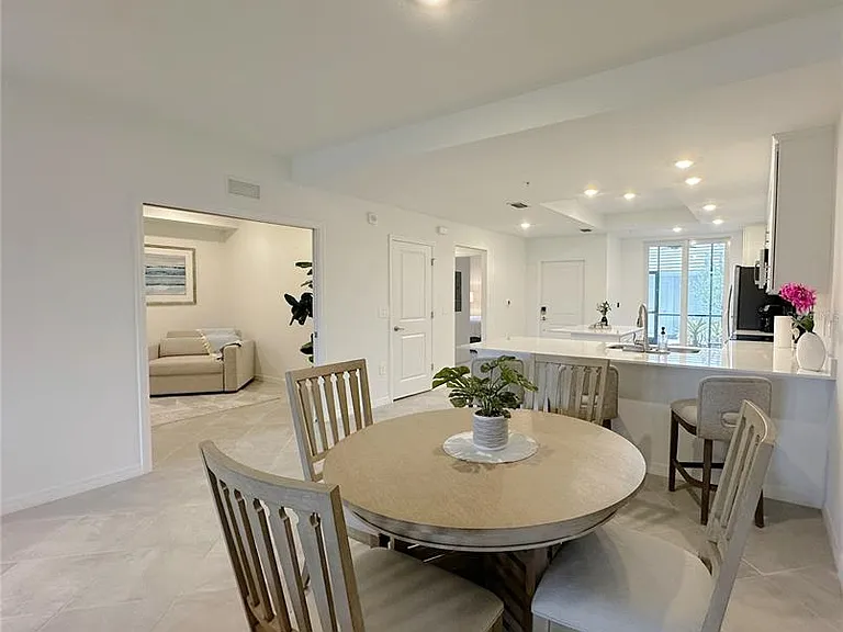 14221 Heritage Landing Blvd #2017 — Photo 9