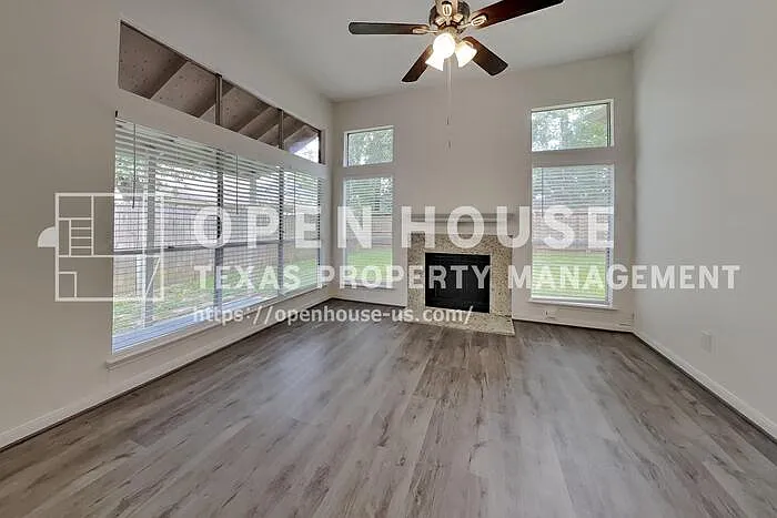 3 bed, 2.0 bath, 1551 sqft, $2,050 — Photo 3