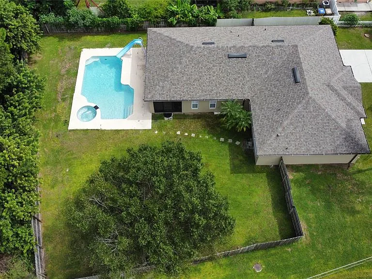 201 Great Yarmouth Ct — Photo 20