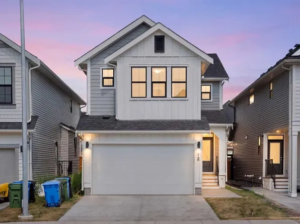 12 S Copperhead Pl SE, Calgary, AB T2Z 5H2