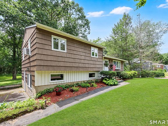 4th image of 56 Oak Wood Drive