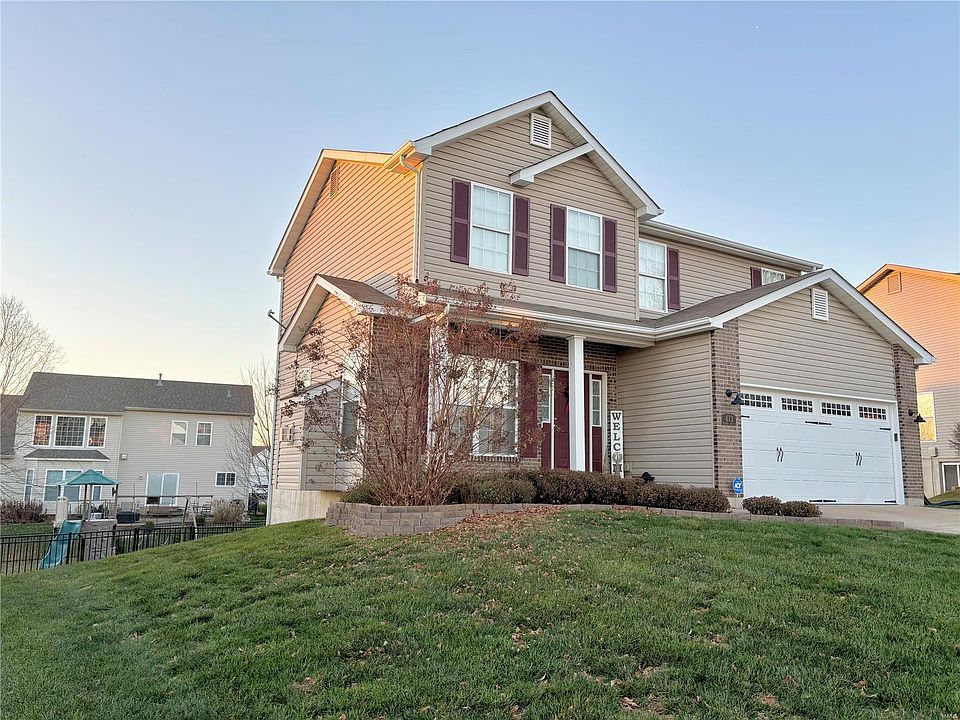 2nd image of 413 Morrow Glen Ct