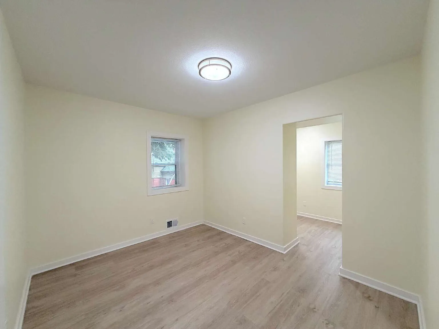 2 bed, 1.0 bath, 600 sqft, $1,285 — Photo 4