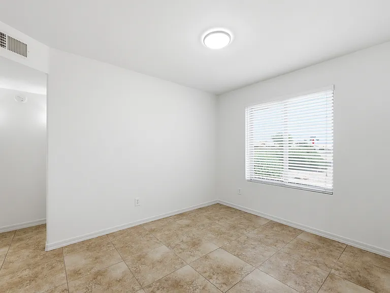 3902 W Surrey Ave — Photo 11
