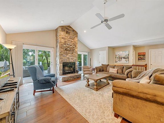 2nd image of 108 Cherrywood Ln