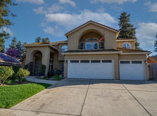 684 W Chennault Ave, Clovis, CA 93611