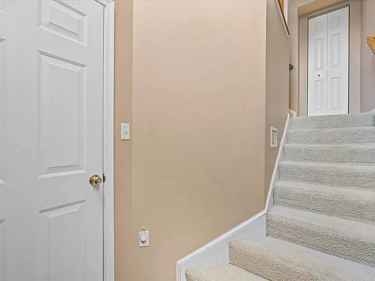 531 Village Green Blvd W — Photo 3