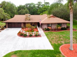 11041 Knotty Pine Dr, New Port Richey, FL 34654