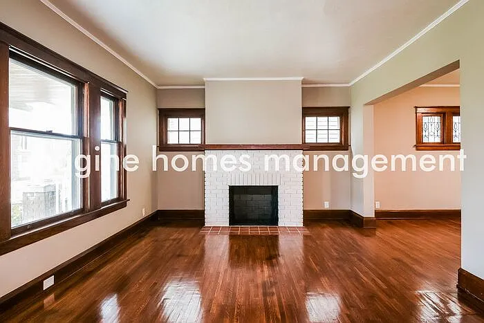 1380 Hall Ave — Photo 3