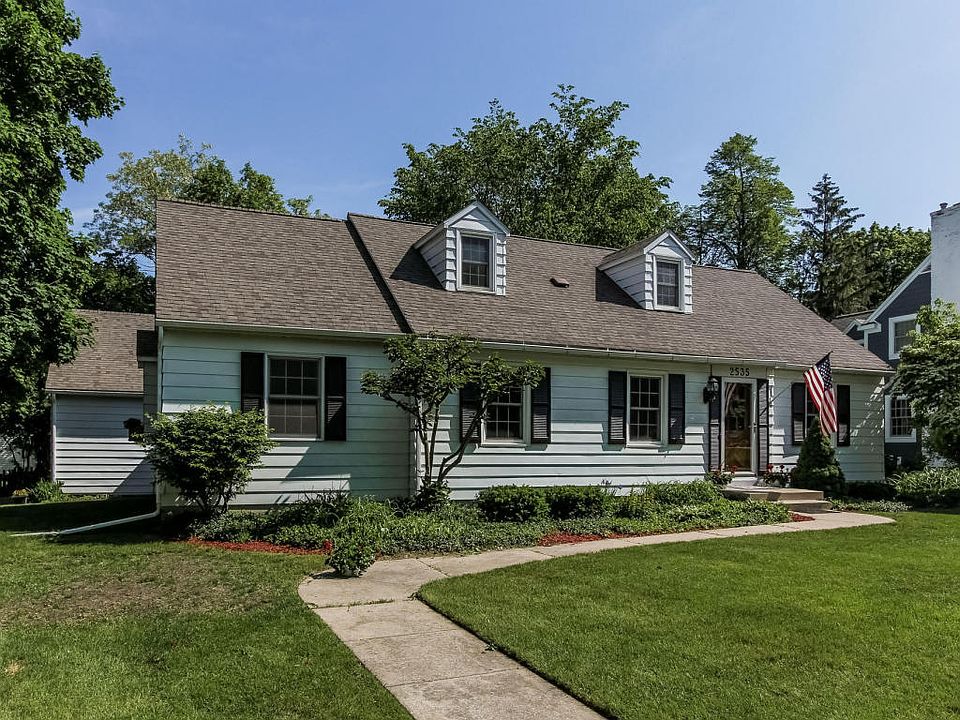 1st image of 2535 Beechwood Dr SE
