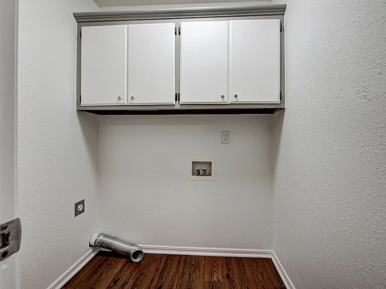 109 E Hayes St — Photo 5