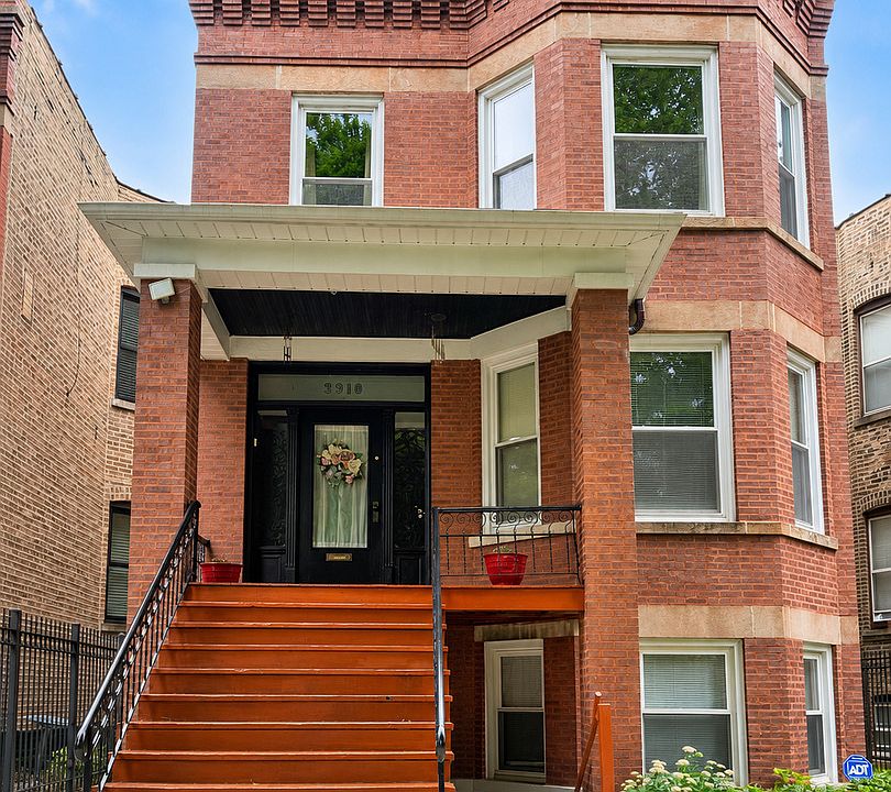 1st image of 3910 W Wrightwood Ave #2