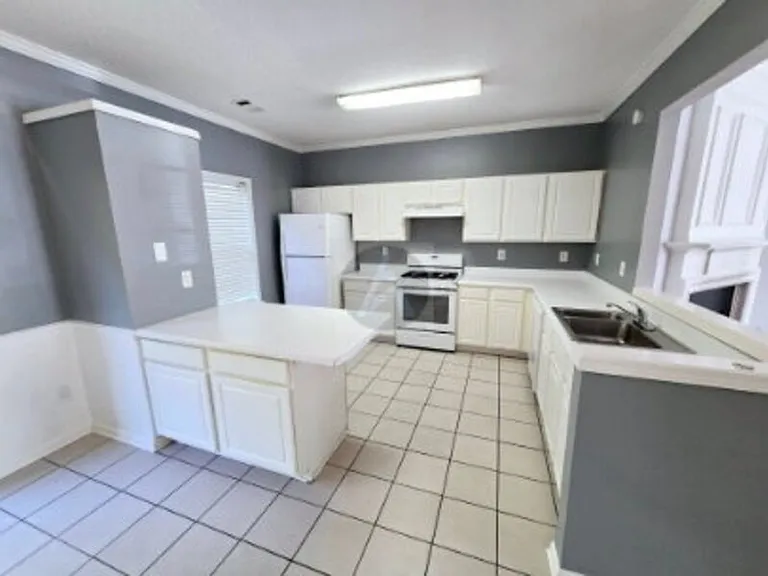 9165 Nesbit Ferry Rd #15 — Photo 3