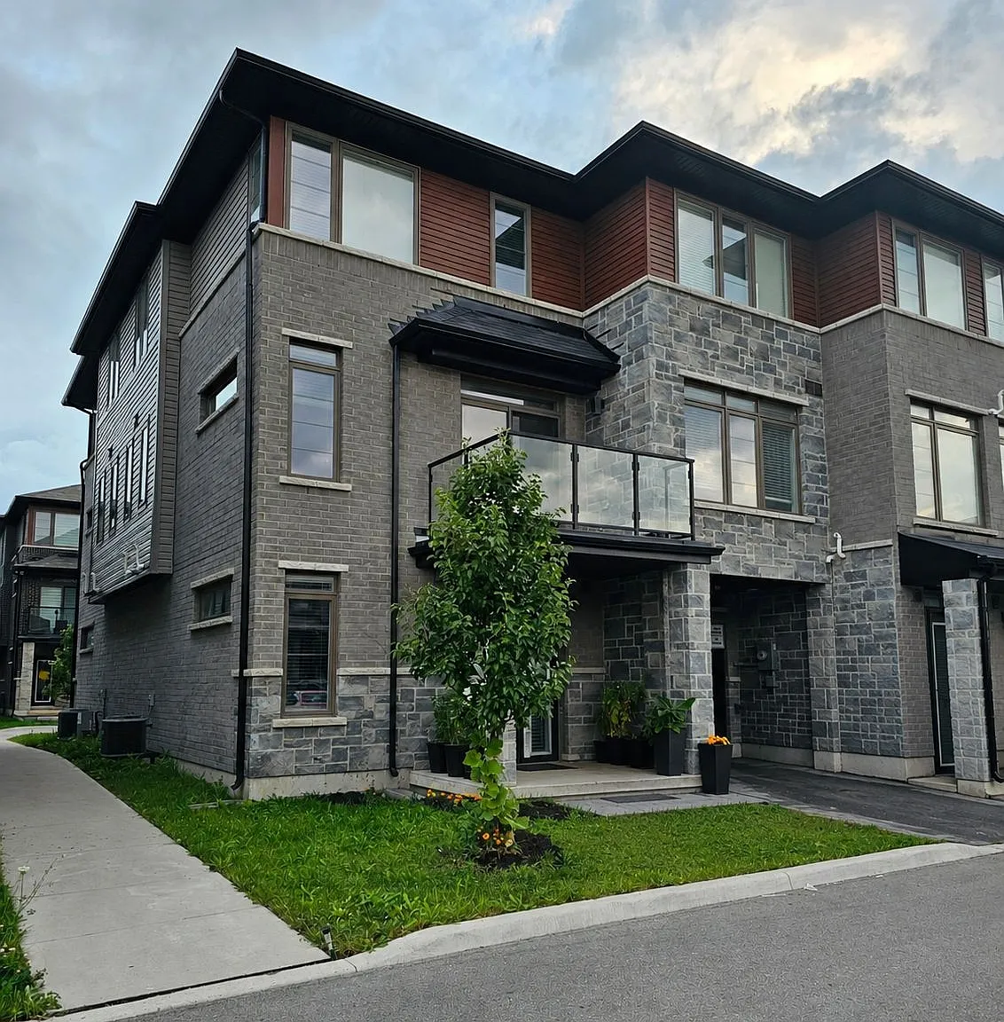 3 bed, $2,900 — Photo 3