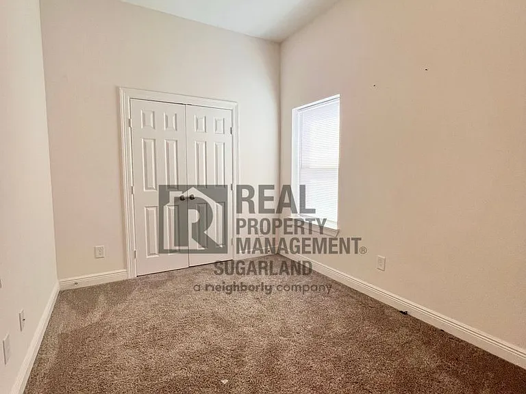 4810 Wilmington St — Photo 13