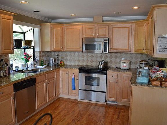 3rd image of 12428 SE 27th St
