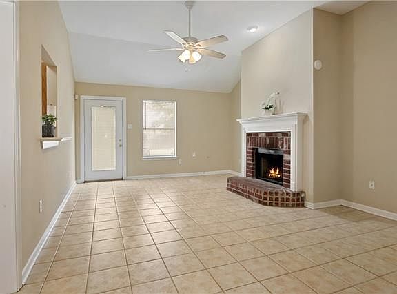 2nd image of 370 Lenwood Dr