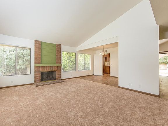 5th image of 537 Lotus Ave