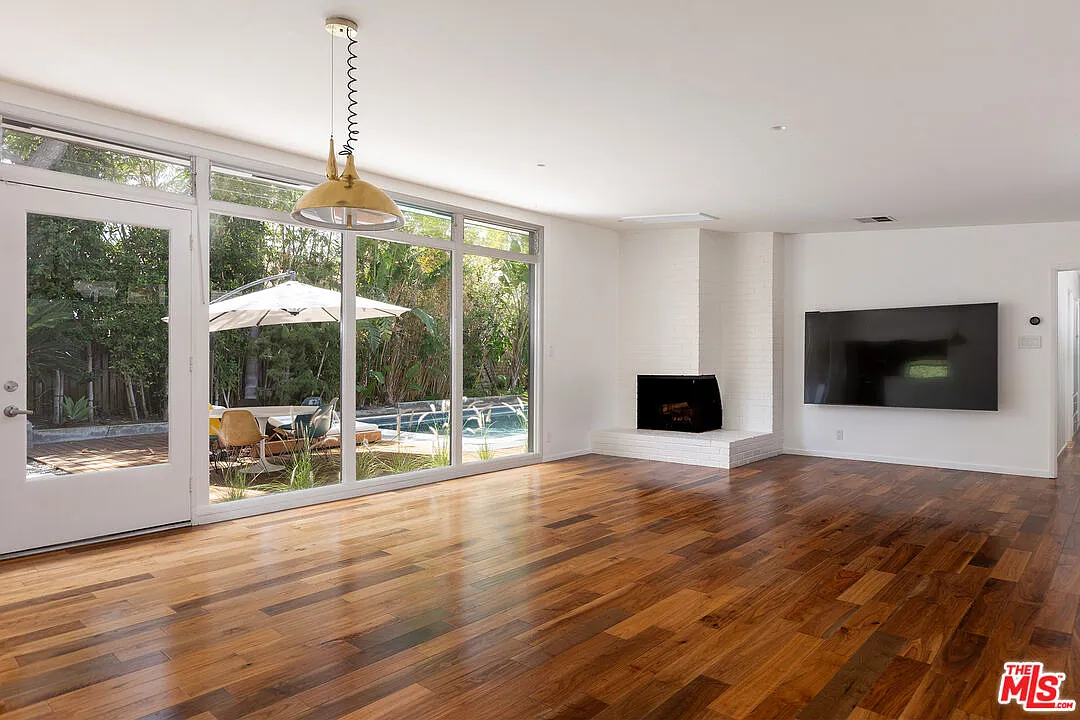 3 bed, 2.0 bath, 1706 sqft, $7,500 — Photo 4