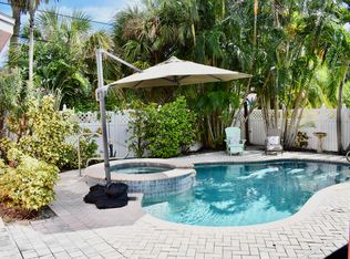 105 4th St, Belleair Beach, FL 33786