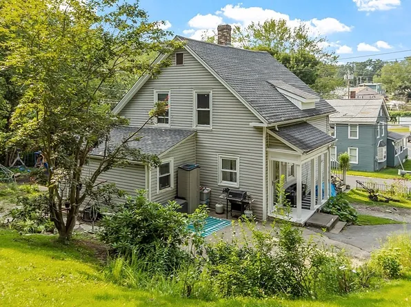 44 Leominster Rd, Shirley, MA 01464