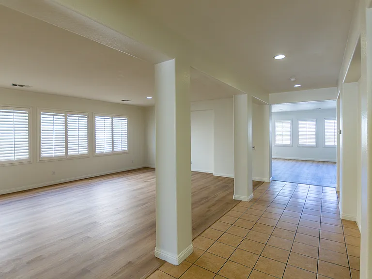 14281 Desert Rose St — Photo 2