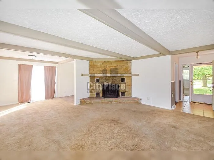 636 Oak Dr — Photo 6