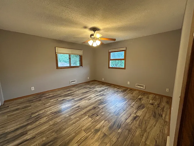 348 Belle Aire Dr — Photo 10
