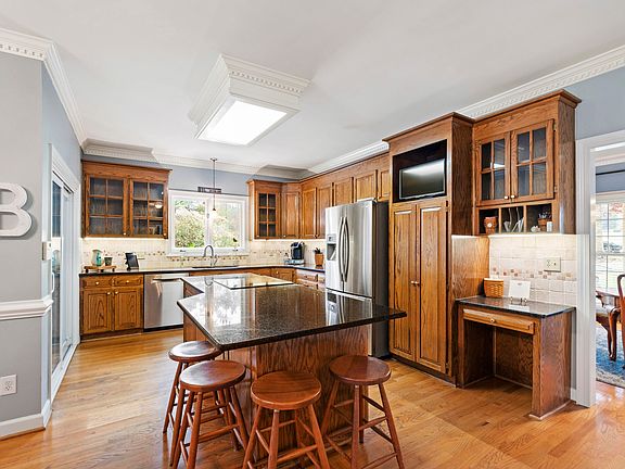 2nd image of 1220 Enchanted Oaks Dr