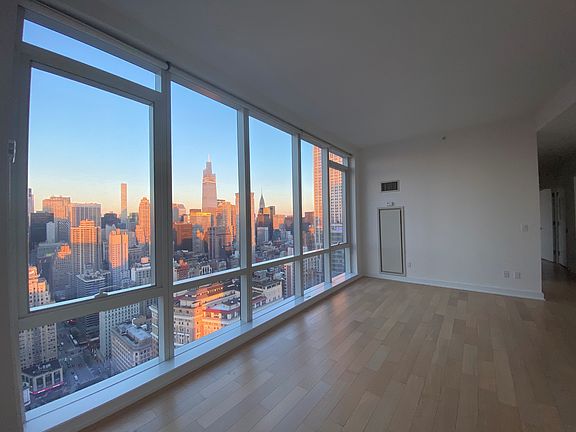 3rd image of 885 6th Ave #Ph2b