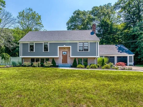 458 South St, Foxboro, MA 02035