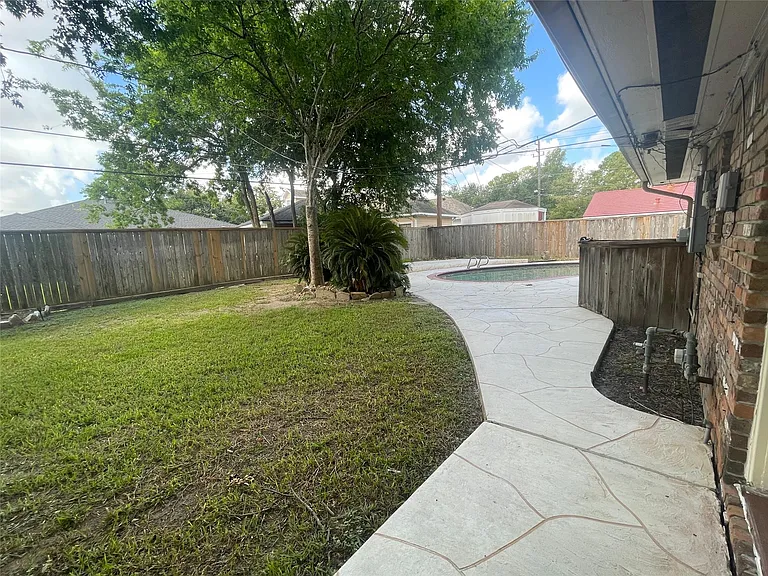 9655 Meadowcroft Dr — Photo 15