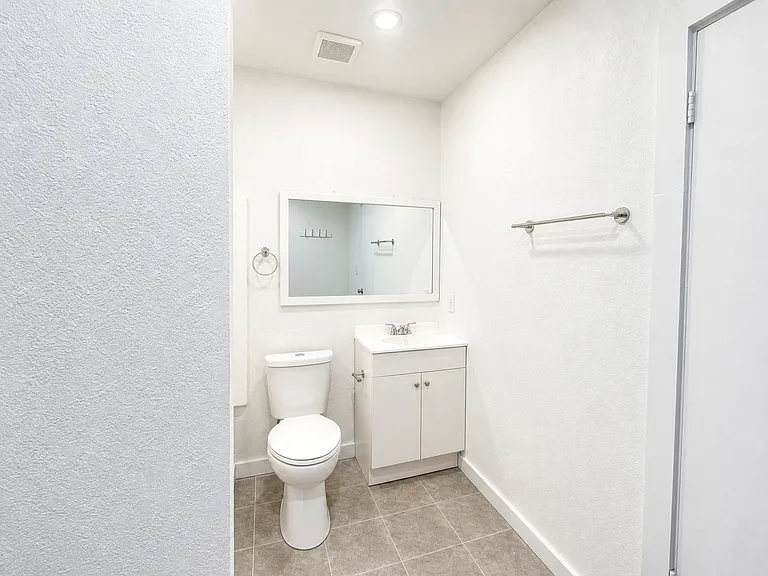 240 1/2 E Beech Ave — Photo 15