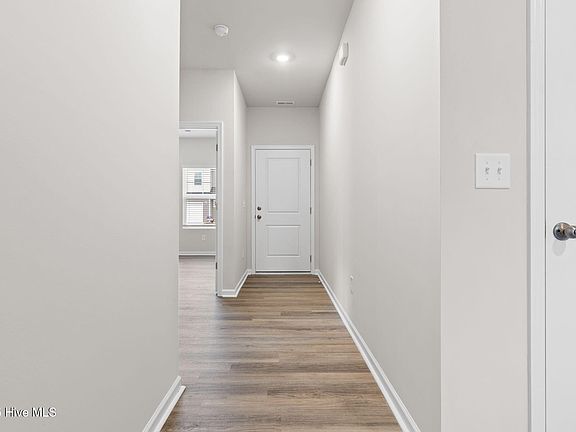4th image of 133 Maymont Street NE