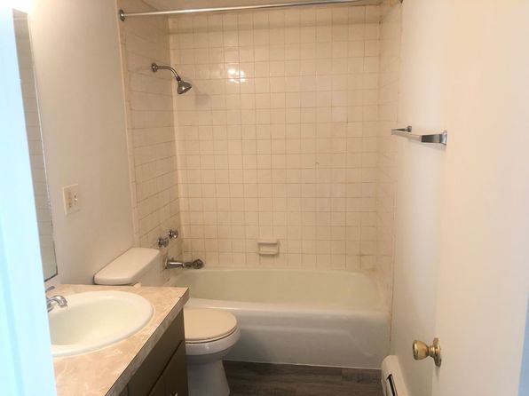 110 College Park Ct #2